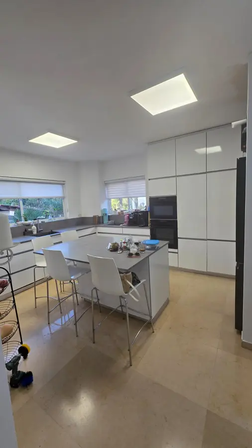 למכירה בגני תקווה דו משפחתי 6 חדרים בנוסף יחידה גדולה ומניבה ברחוב הרימון 57