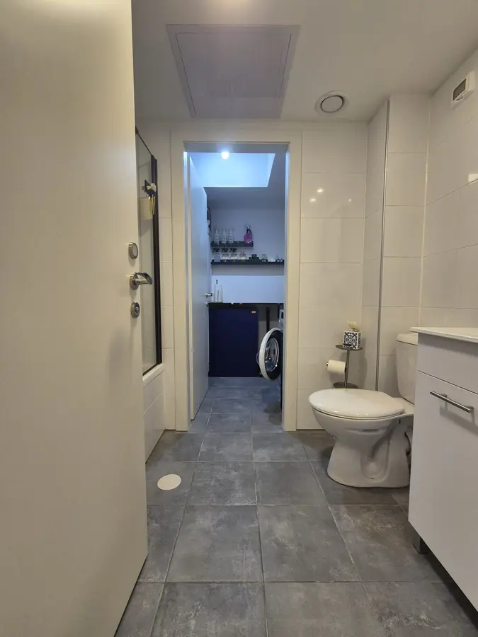 למכירה בקרית אונו החדשה רחוב נאווה סמל 11 דירה 5 חדרים מושקעת