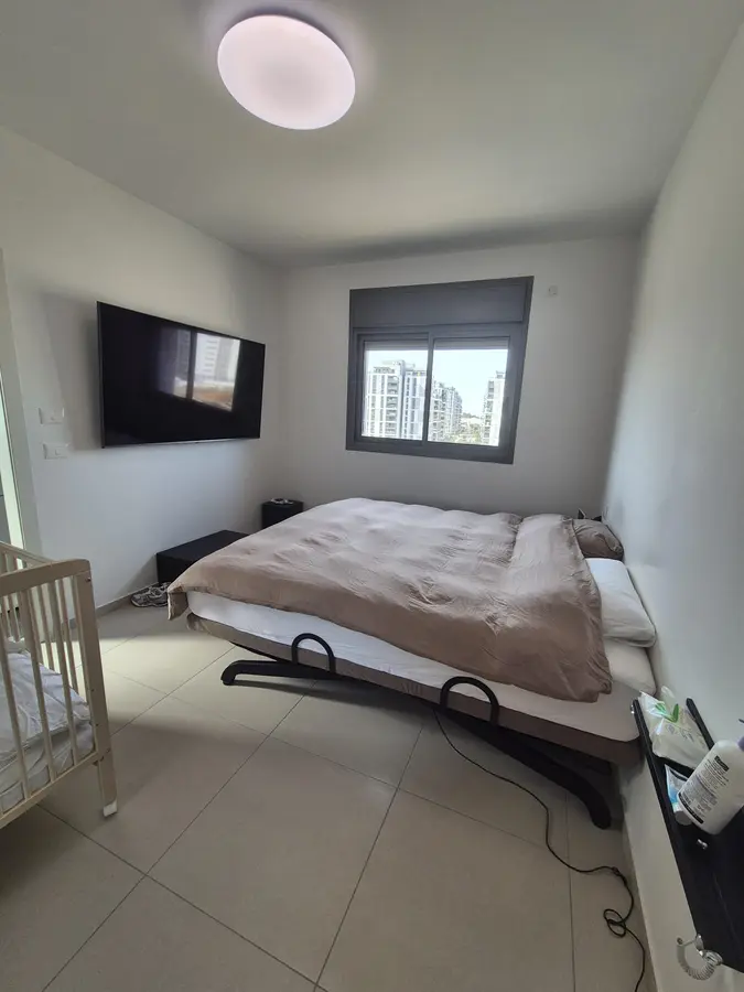 למכירה בקרית אונו החדשה רחוב נאווה סמל 11 דירה 5 חדרים מושקעת