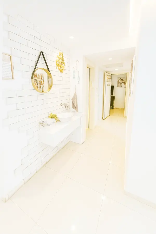 למכירה דירה 5 חדרים רחוב הירקונים 5 פ";ת כולל מחסן צמוד,ממ";ד,חניה,מרפסת 15 מ";ר