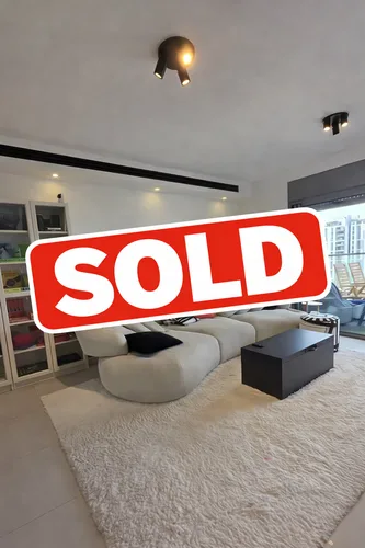 למכירה בקרית אונו החדשה רחוב נאווה סמל 11 דירה 5 חדרים מושקעת