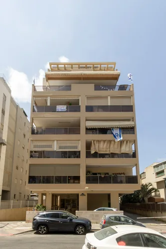 למכירה דירה 4 חדרים מנחם רצון 30 פ"ת מחנה יהודה
